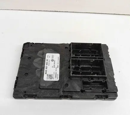Audi A4 S4 B9 8W Central body control module 8W0907063C F005V01830
