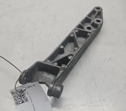 Opel Vectra B Engine mounting bracket 90495450