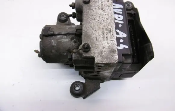 Audi A4 S4 B5 8D ABS Pump 8D0614111