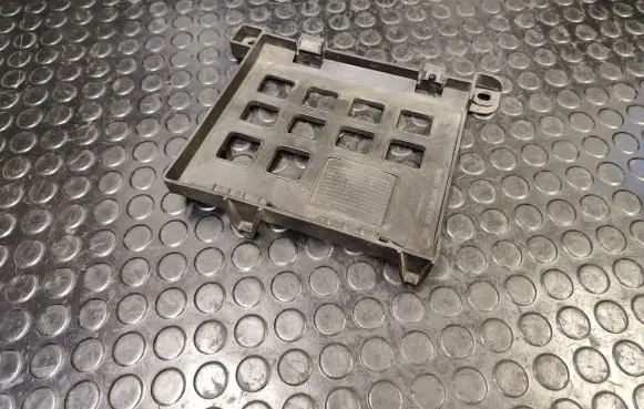 Audi A8 S8 D4 4H Other engine bay part 4H0906330E