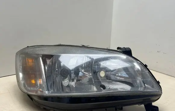 Opel Zafira A Headlight/headlamp 89100055