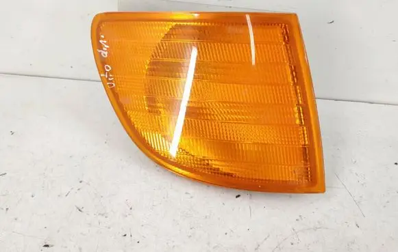 Mercedes-Benz Vito Viano W638 Front indicator light 67732730 6RO1489