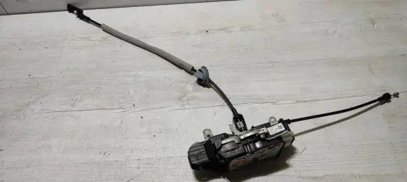 Volvo V40 Front door lock 31440389 933373111