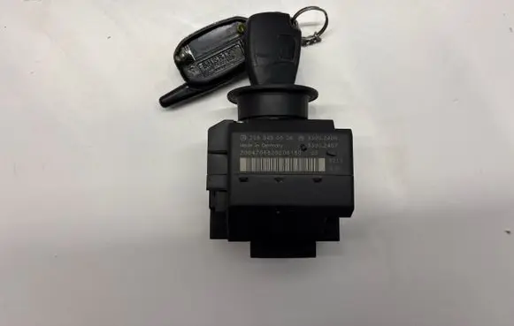 Mercedes-Benz C W203 Ignition lock 2095450508