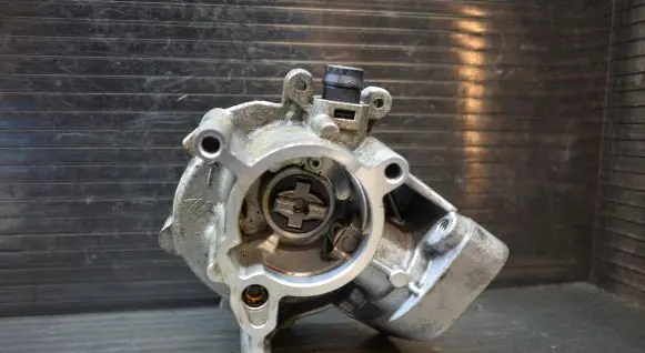 Audi Q5 SQ5 Vacuum pump 06L145100F