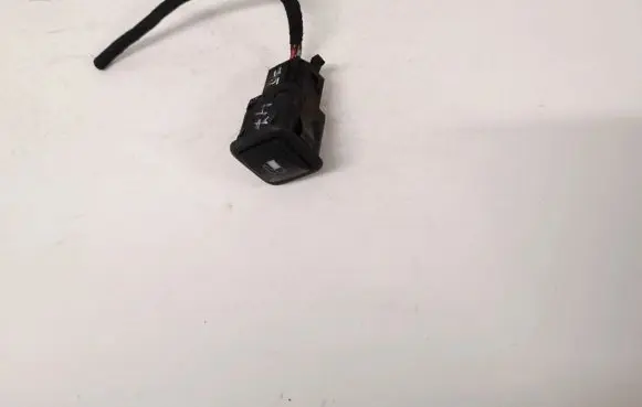 Volkswagen PASSAT B5 Fuel tank opening switch 3b0959833