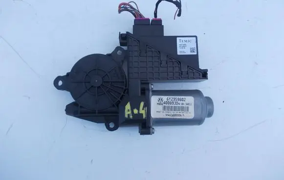 Volkswagen Polo Front door window regulator motor 6Y2959802