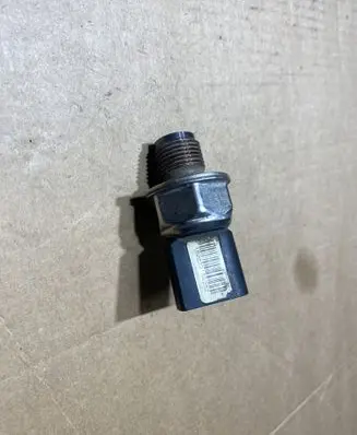 Fuel pressure sensor
