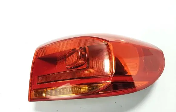 Volkswagen Tiguan Rear/tail lights 5N0945096Q