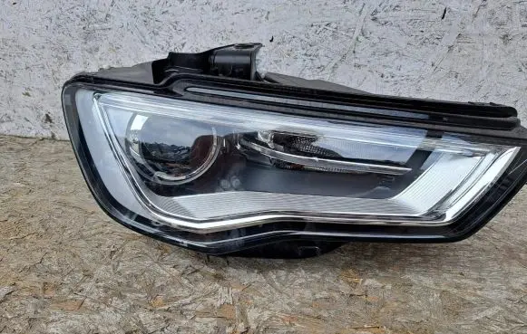 Audi A3 S3 8V Headlight/headlamp 8V0941032 01074042AE 1ZS0107442
