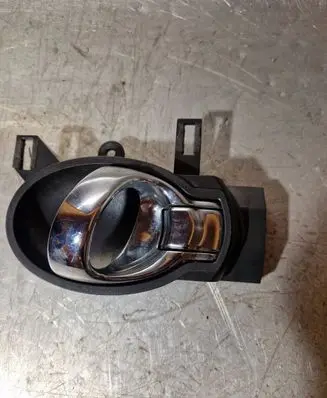 Nissan Juke I F15 Loading door interior handle 