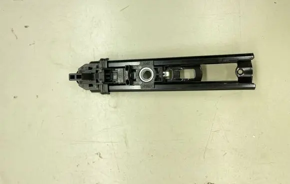 Volkswagen Jetta VI Seat belt adjustment rail 3C8857819