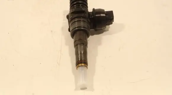 Volkswagen Touran I Fuel injector 0414720313