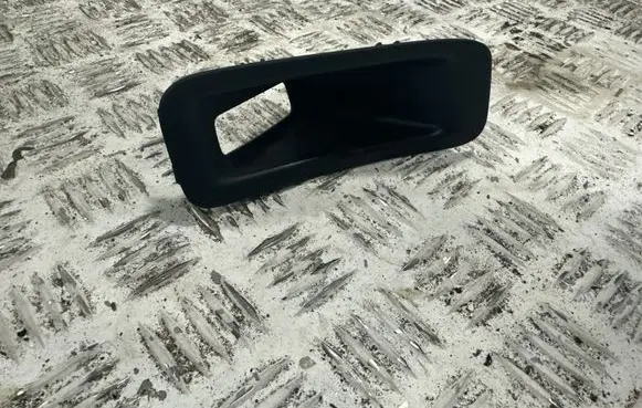 Chevrolet Corvette C8 Seat belt trim 23345497