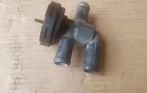 Opel Corsa B Coolant heater control valve 90457649 90457666
