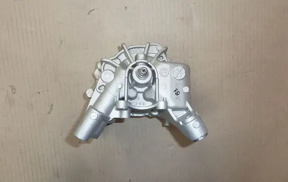 BMW X5 F15 Oil pump 7612772-II