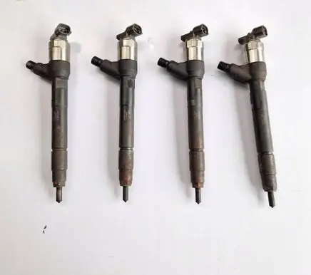 Opel Astra K Fuel injector 55570012