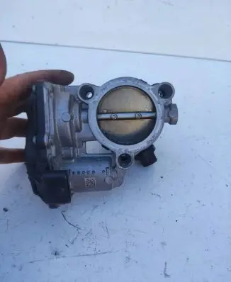 Mini Cooper Countryman R60 Throttle valve 7618838 A2C80221400