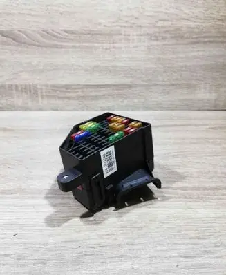 Audi A4 S4 B5 8D Fuse module 2060572043