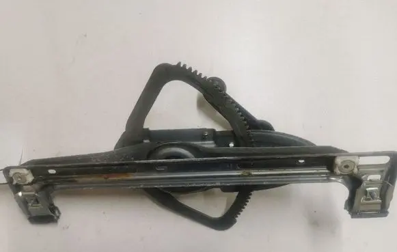 Ford C-MAX I Rear door manual window regulator E521F