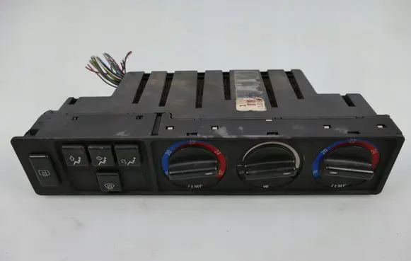BMW 7 E32 Climate control unit 1388029