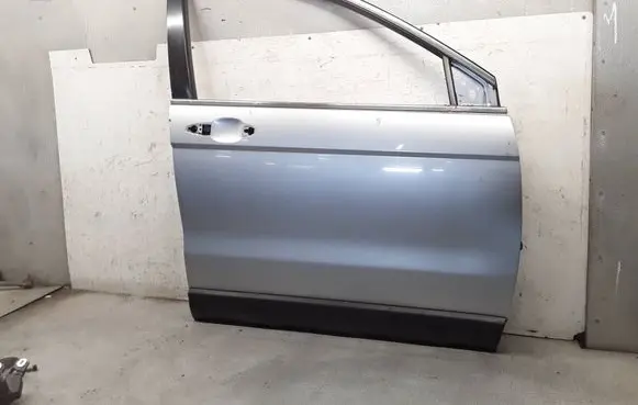 Honda CR-V Front door