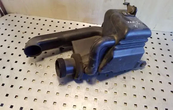 Intake resonator