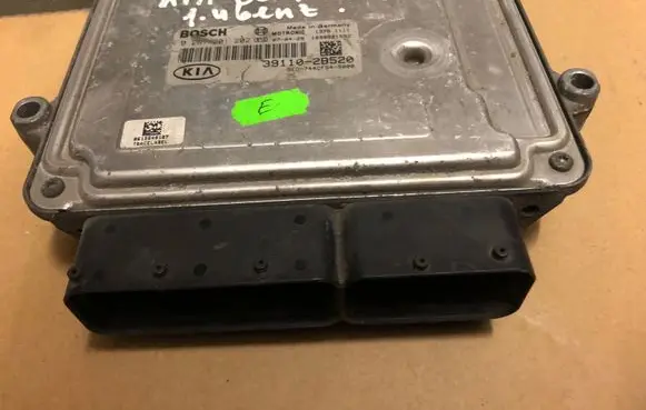 KIA Ceed Engine control unit/module 391102B520 39110-2b520