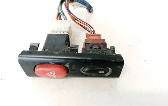 Renault Laguna I Hazard light switch
