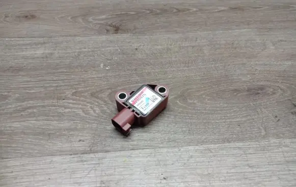 Volvo V50 Airbag deployment crash/impact sensor 9206975