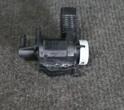 Audi A7 S7 4G Turbo solenoid valve 1K0906283A
