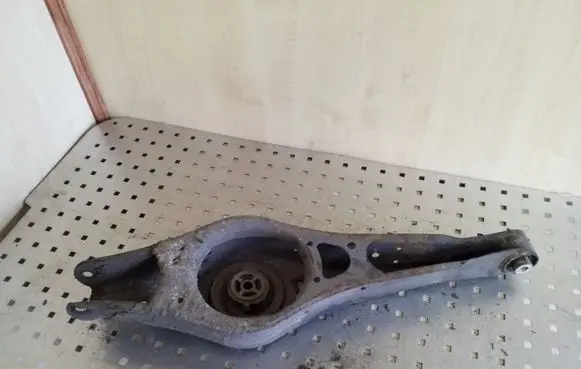 Volkswagen PASSAT B7 Rear control arm