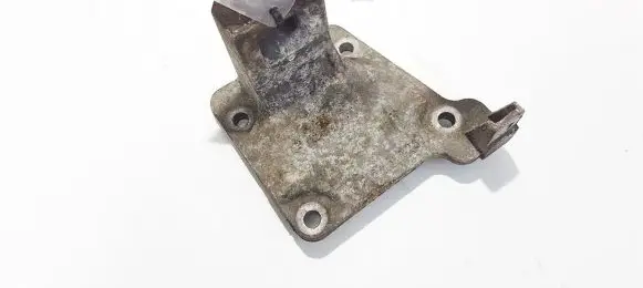 BMW 5 E39 Engine mounting bracket 6751226