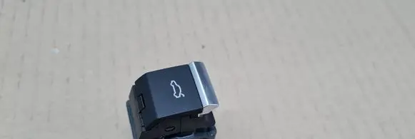 Audi RS Q8 Tailgate opening switch 4M0959831A