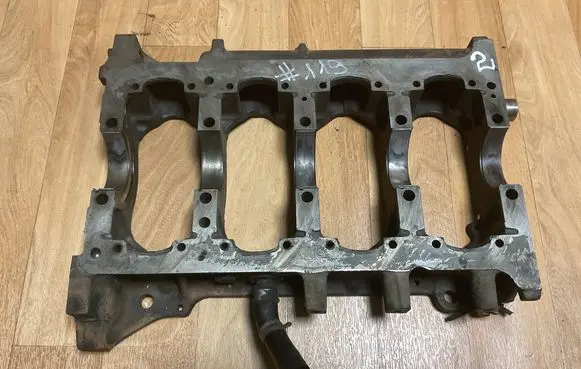 Mitsubishi Pajero Engine block 5719