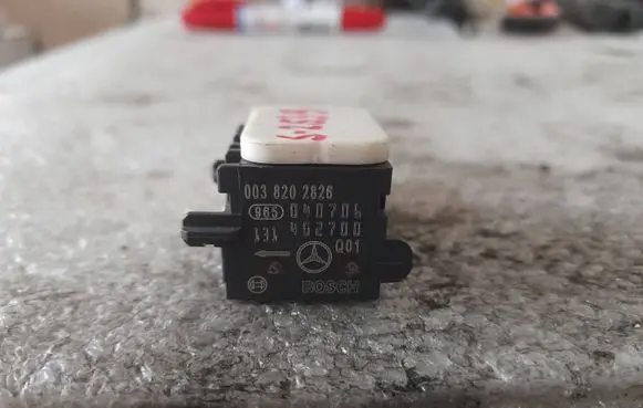 Mercedes-Benz R W251 Airbag deployment crash/impact sensor a0038202826 0038202826