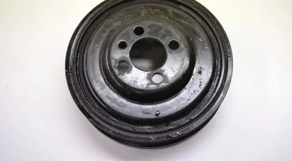 Volkswagen Jetta VI Crankshaft pulley 03G105243