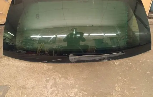 Citroen C4 Grand Picasso Opening tailgate glass 