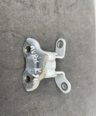 Toyota Auris E180 Rear door upper hinge