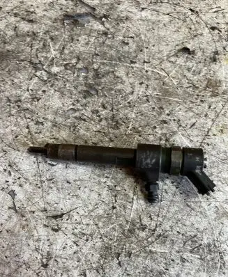 Opel Zafira B Fuel injector 0445110276