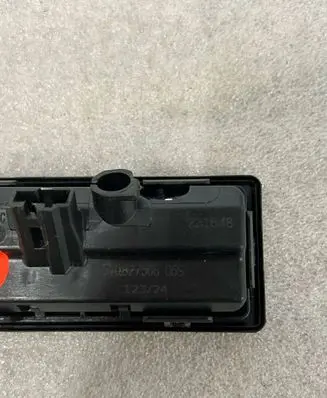 Skoda Superb B8 (3V) Tailgate opening switch 3V0827566