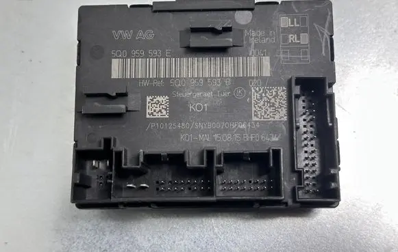 Volkswagen PASSAT B8 Door control unit/module 5Q0959593B