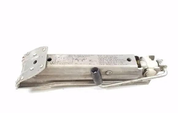 Mercedes-Benz E W211 Lift Jack A2115830415