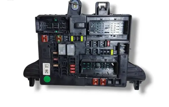 Opel Insignia A Fuse module 1327731906 07015200711