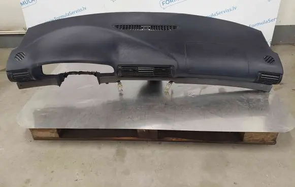 Audi A4 S4 B5 8D Dashboard 8D0857069