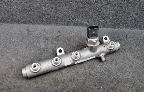 Audi A4 S4 B8 8K Fuel main line pipe 059130089AM 059130758J