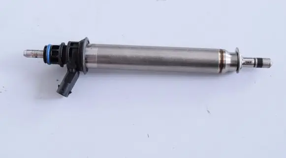 Mercedes-Benz E A207 Fuel injector A2560700187