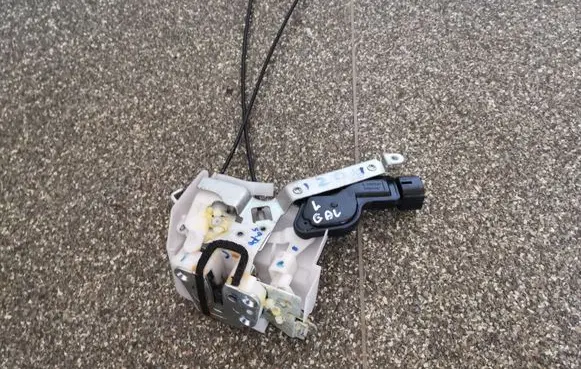 Nissan Pixo Rear door lock