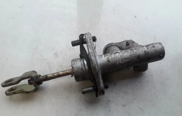 Mitsubishi Lancer Clutch master cylinder