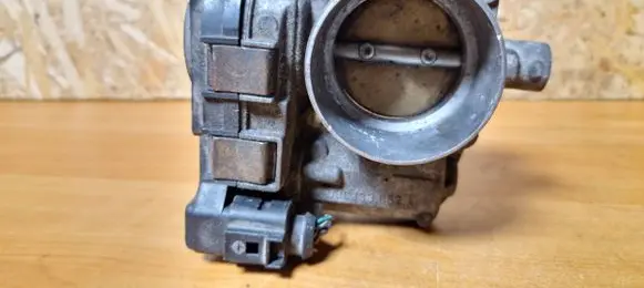 Volkswagen Golf V Throttle valve 03c133062